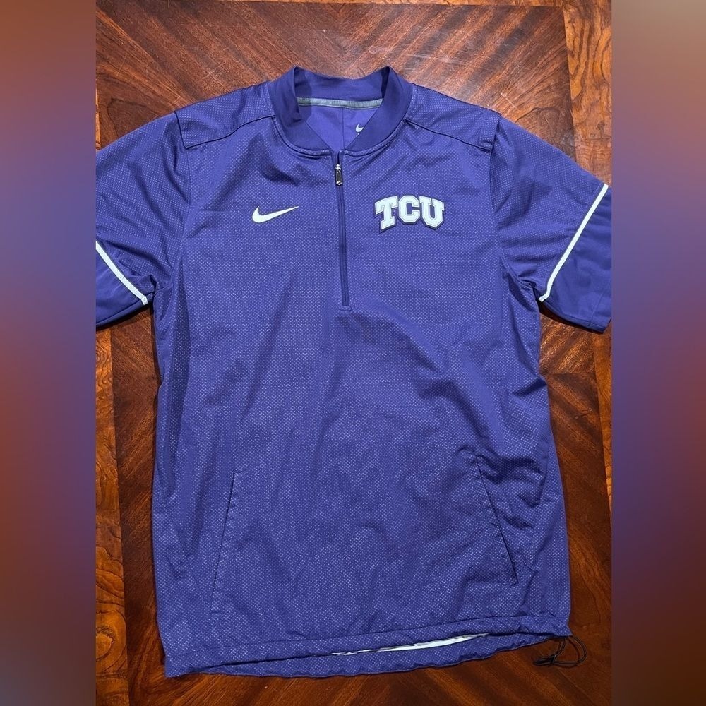 NIKE TCU HORNED FROGS Mens Purple Short Sleeve Pullover W/side pockets SZ M